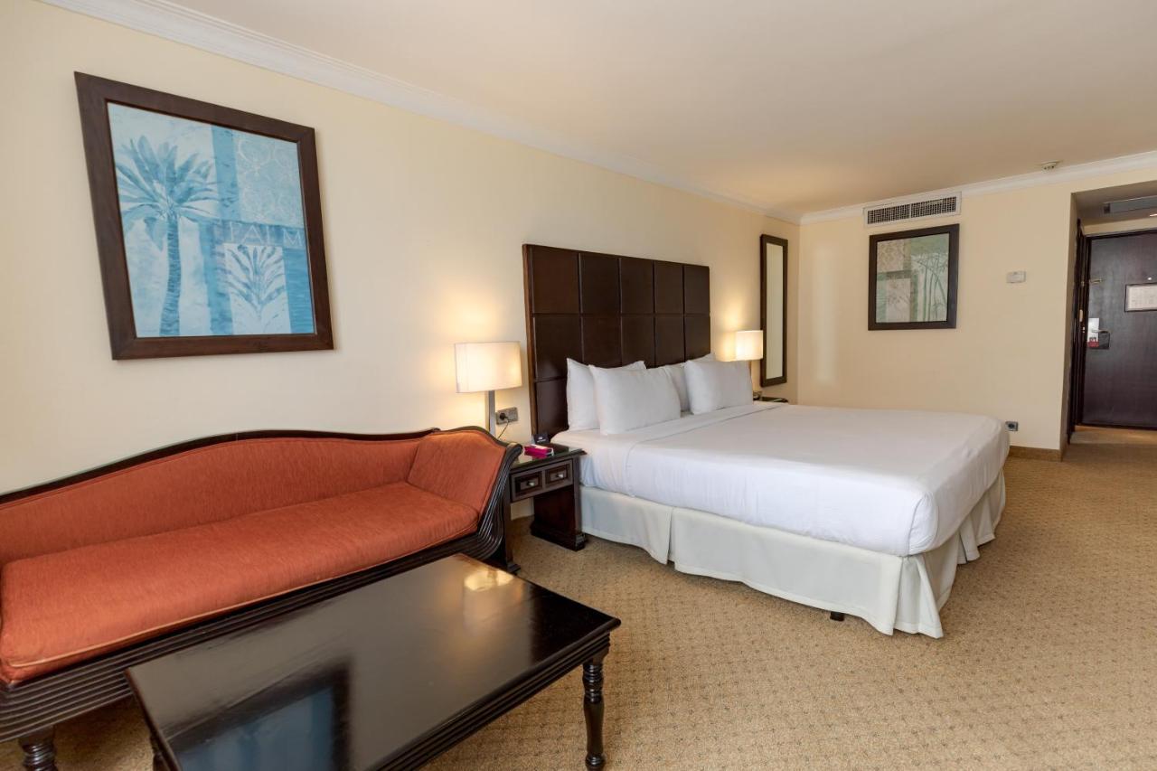 Dominican Fiesta Hotel Santo Domingo Exteriér fotografie A room at the Hilton London Heathrow