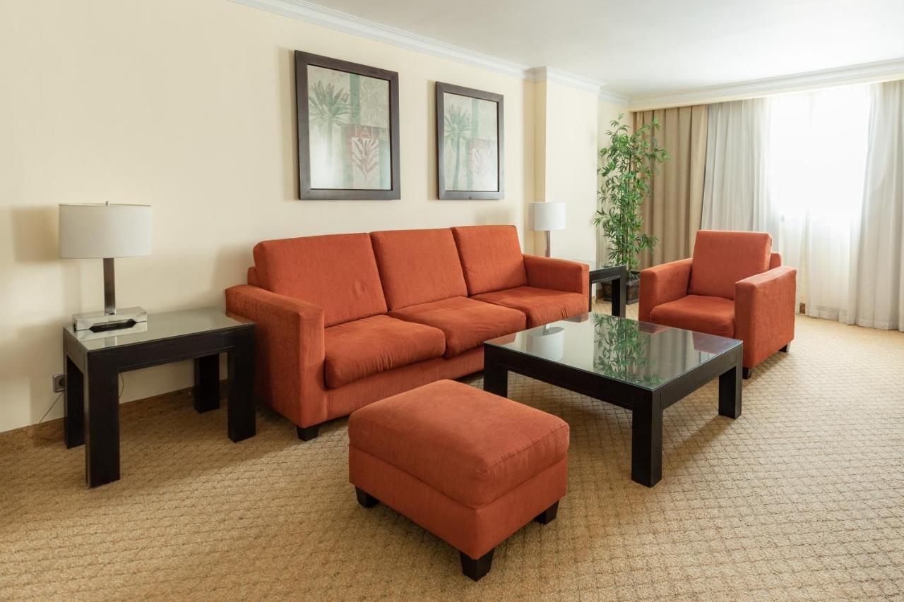 Dominican Fiesta Hotel Santo Domingo Exteriér fotografie A living room
