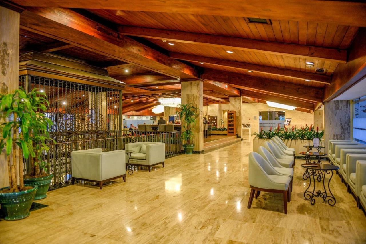 Dominican Fiesta Hotel Santo Domingo Exteriér fotografie Lobby
