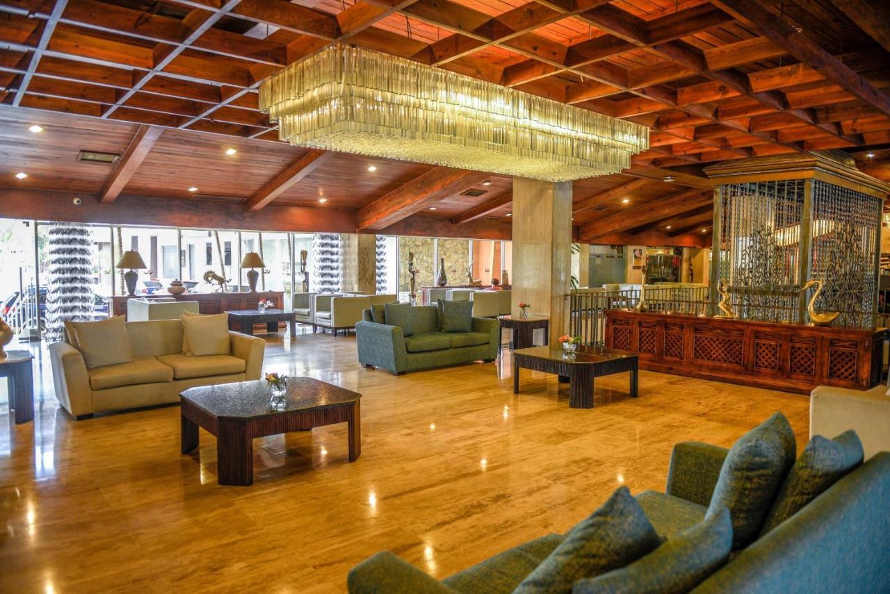 Dominican Fiesta Hotel Santo Domingo Exteriér fotografie Lobby