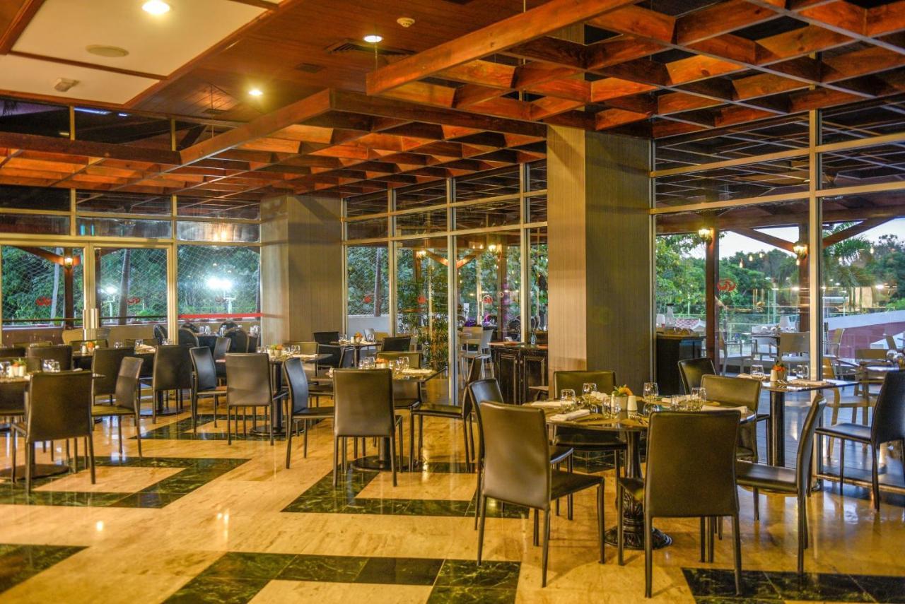 Dominican Fiesta Hotel Santo Domingo Exteriér fotografie The restaurant